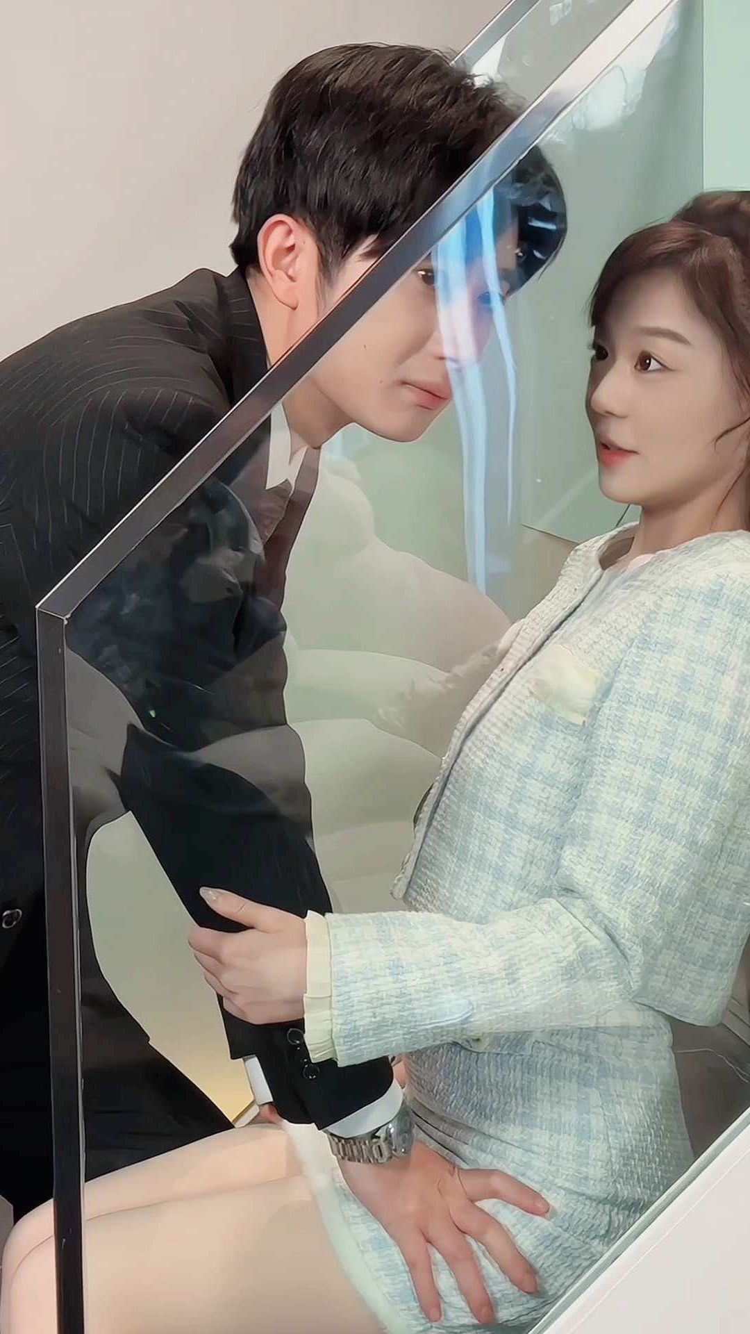 閃婚當(dāng)天，我懷上了豪門繼承人(全集)